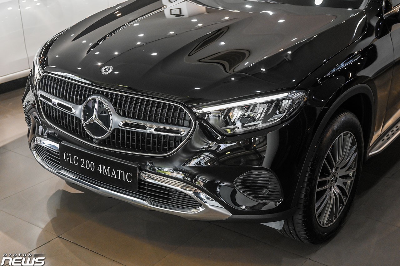 Hình chi tiết Mercedes-Benz GLC200 giá 2,3 tỷ đồng tại Hà Nội