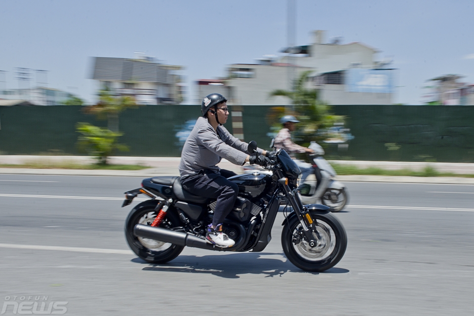 chan dung chien binh harley davidson street rod 2017 vua ra mat tai viet nam