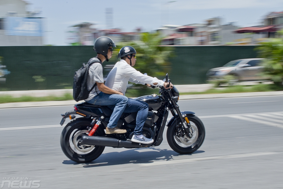 chan dung chien binh harley davidson street rod 2017 vua ra mat tai viet nam