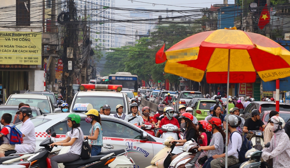 Điểm danh 5 "nút thắt cổ chai" gây méo mó giao thông Hà Nội diem danh 5 nut that co chai gay meo mo giao thong ha noi