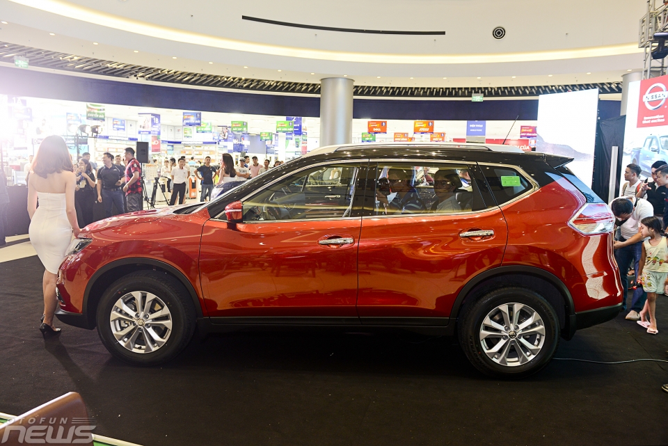 can canh bo canh moi cua nissan x trail premium l vua ra mat