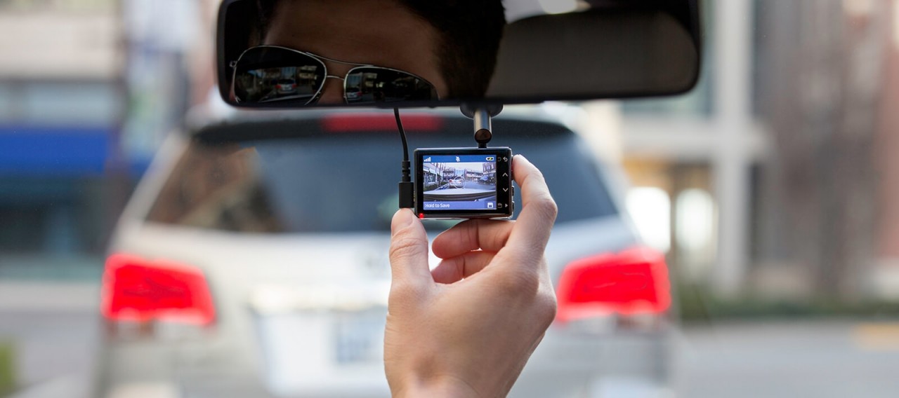 soi chi tiet garmin gdr e560 camera hanh trinh nho ma co vo