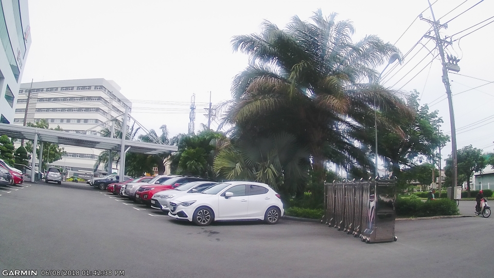 soi chi tiet garmin gdr e560 camera hanh trinh nho ma co vo
