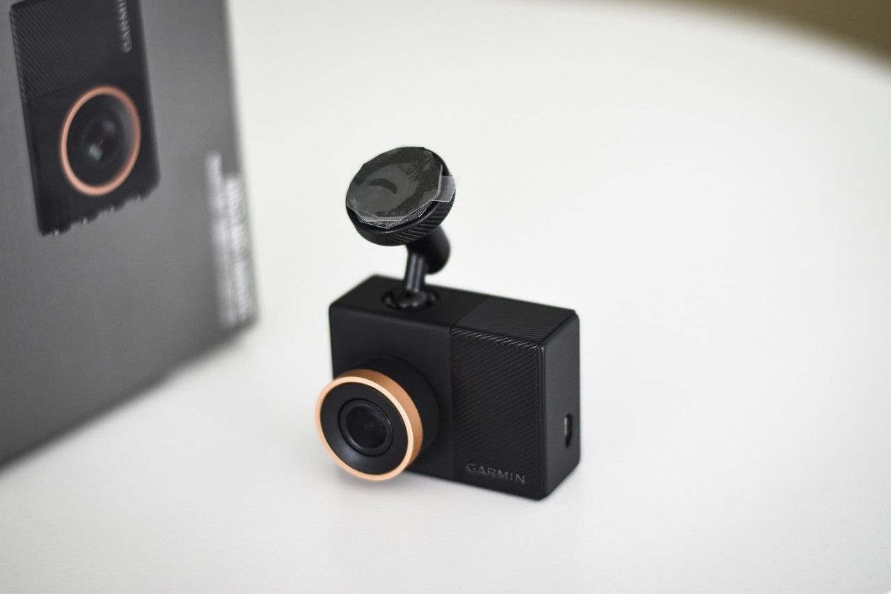 "Soi" chi tiết Garmin GDR E560 - camera hành trình "nhỏ mà có võ" soi chi tiet garmin gdr e560 camera hanh trinh nho ma co vo