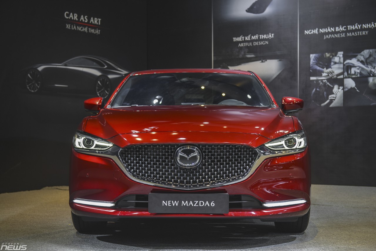 VinFast Lux A2.0 ‘vượt mặt’ Toyota Camry trong phân khúc Sedan 1 tỷ đồng