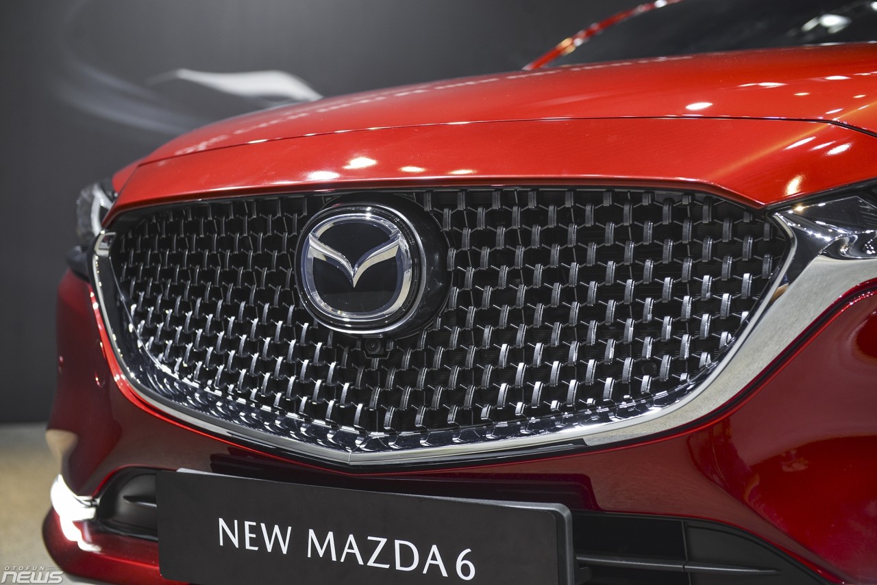 chi tiet mazda 6 phien ban 25l cao cap nhat