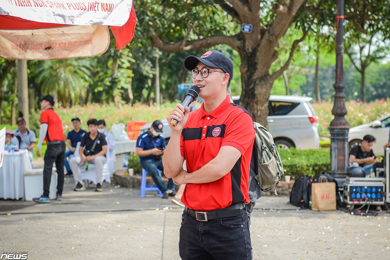 Hướng dẫn 'giải cứu' bugi ngập nước tại Hà Nội Hướng dẫn 'giải cứu' bugi ngập nước tại Hà Nội