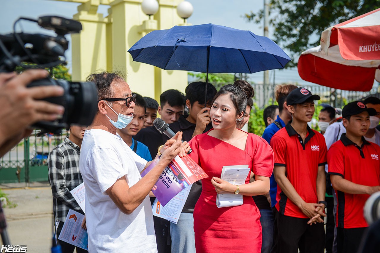 Hướng dẫn 'giải cứu' bugi ngập nước tại Hà Nội Hướng dẫn 'giải cứu' bugi ngập nước tại Hà Nội