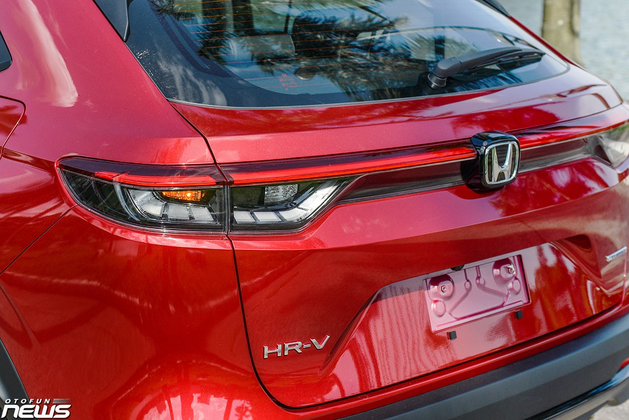 Chi tiết Honda HR-V L giá 826 triệu đồng Chi tiết Honda HR-V L giá 826 triệu đồng