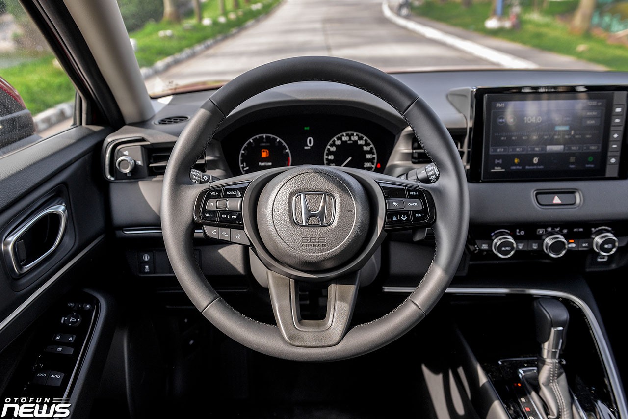 Chi tiết Honda HR-V L giá 826 triệu đồng Chi tiết Honda HR-V L giá 826 triệu đồng
