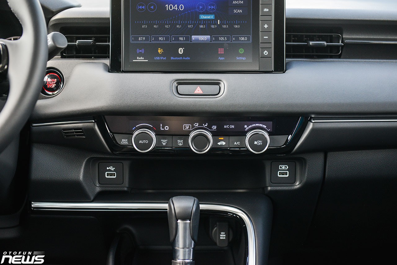 Chi tiết Honda HR-V L giá 826 triệu đồng Chi tiết Honda HR-V L giá 826 triệu đồng