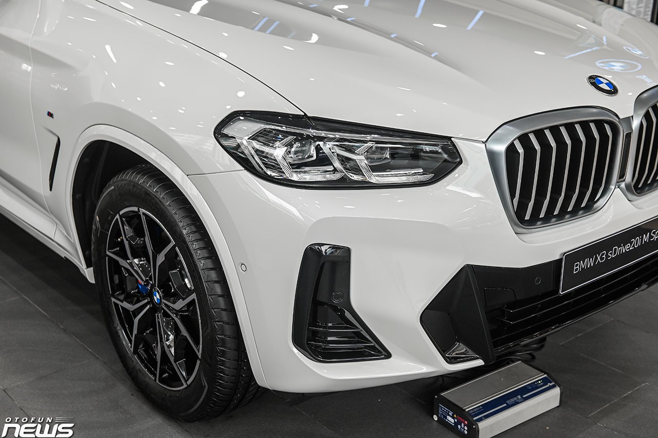Hình chi tiết BMW X3 lắp ráp giá 1,989 tỷ đồng tại đại lý Hình chi tiết BMW X3 lắp ráp giá 1,989 tỷ đồng tại đại lý