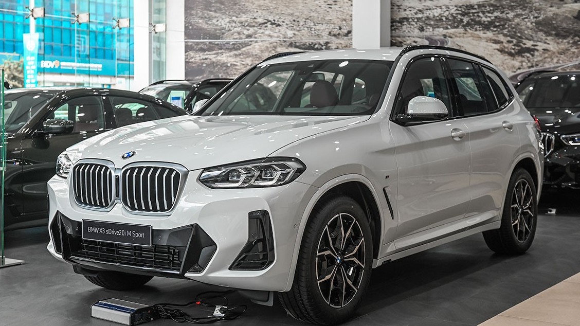 Hình chi tiết BMW X3 lắp ráp giá 1,989 tỷ đồng tại đại lý