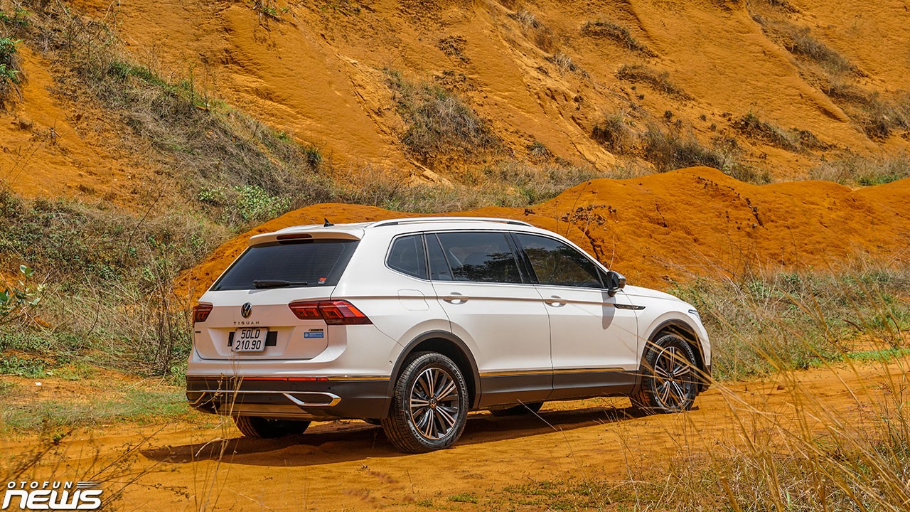 Đại lý 'chơi lớn' giảm giá Volkswagen Tiguan Allspace lên đến 400 triệu đồng Sau ưu đãi Volkswagen Tiguan Allspace 2023 có giá chỉ 1,6 tỷ đồng.