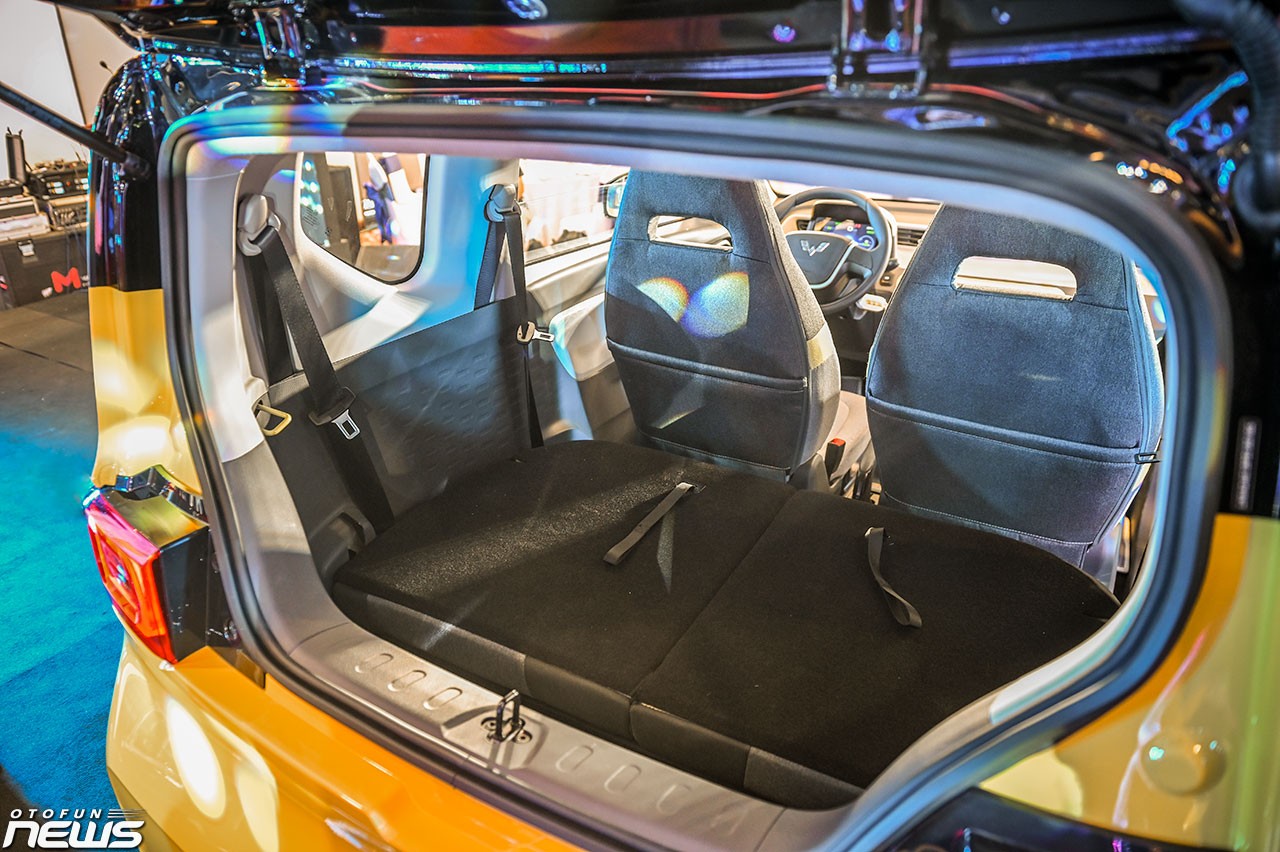 Wuling HongGuang Mini EV 2023 giá từ 239 triệu đồng, có nên mua hay không? Cốp xe rộng rãi khi gập hàng ghế thứ hai