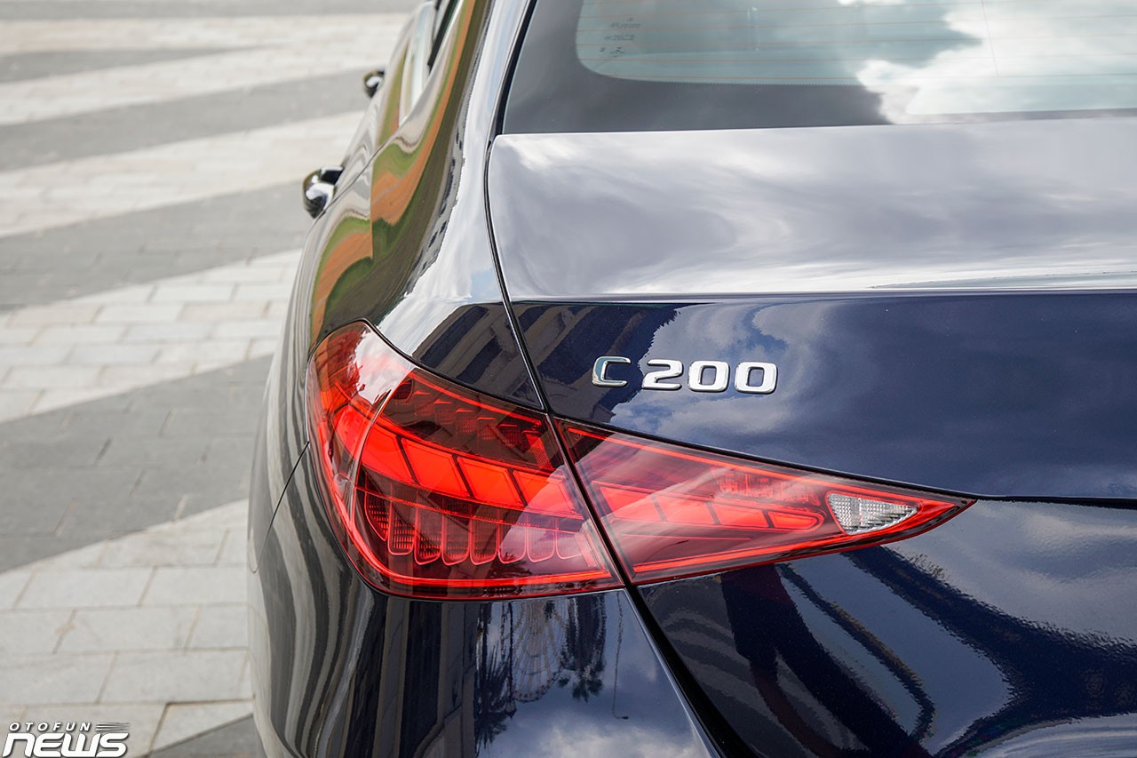 Mercedes-Benz C 200 Avantgarde: Lựa chọn cho người lần đầu sở hữu xe sang
