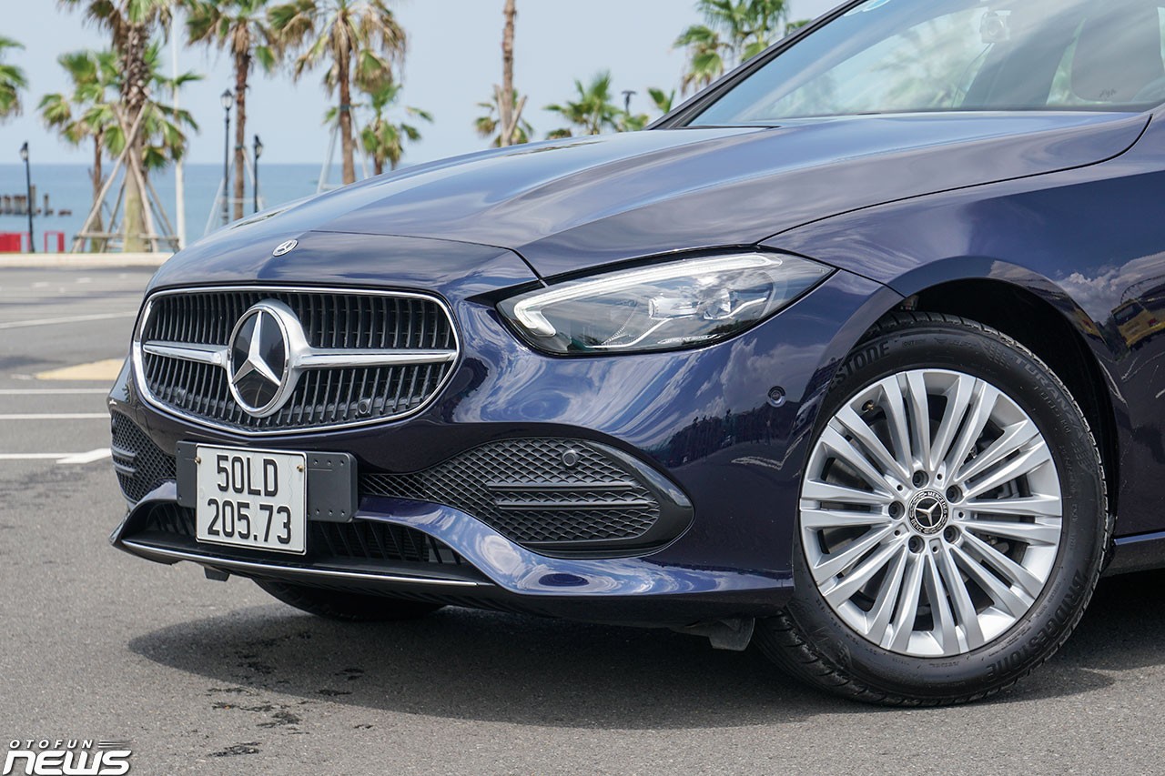 Mercedes-Benz C 200 Avantgarde: Lựa chọn cho người lần đầu sở hữu xe sang
