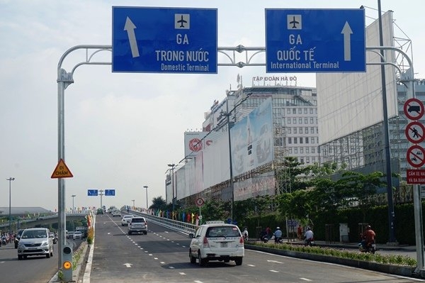 TP Hồ Chí Minh: Khánh thành cầu vượt 2 nhánh chạy vào tận cửa sân bay Tân Sơn Nhất tp ho chi minh khanh thanh cau vuot 2 nhanh chay vao tan cua san bay tan son nhat