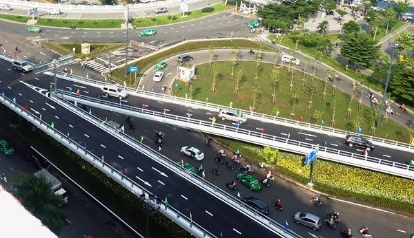 TP Hồ Chí Minh: Khánh thành cầu vượt 2 nhánh chạy vào tận cửa sân bay Tân Sơn Nhất tp ho chi minh khanh thanh cau vuot 2 nhanh chay vao tan cua san bay tan son nhat