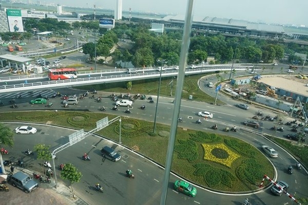 TP Hồ Chí Minh: Khánh thành cầu vượt 2 nhánh chạy vào tận cửa sân bay Tân Sơn Nhất tp ho chi minh khanh thanh cau vuot 2 nhanh chay vao tan cua san bay tan son nhat