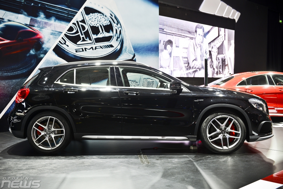 Cận cảnh Mercedes-AMG GLA 45 4Matic tại Fascination 2017 can canh mercedes amg gla 45 4matic tai fascination 2017
