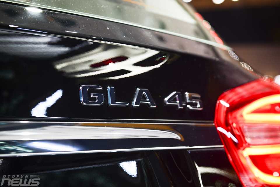 Cận cảnh Mercedes-AMG GLA 45 4Matic tại Fascination 2017 can canh mercedes amg gla 45 4matic tai fascination 2017