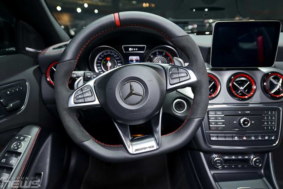 Cận cảnh Mercedes-AMG GLA 45 4Matic tại Fascination 2017 can canh mercedes amg gla 45 4matic tai fascination 2017