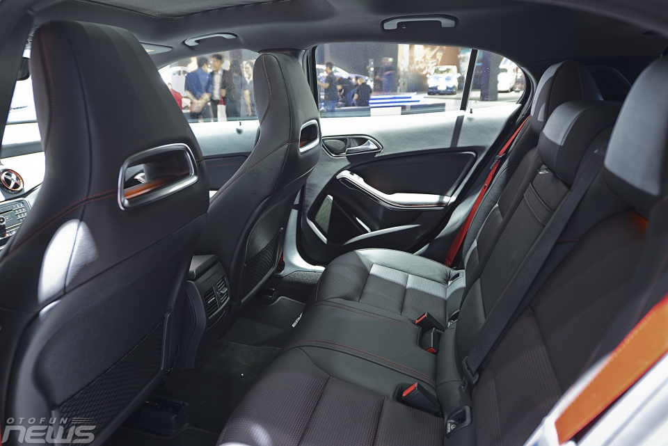 can canh mercedes amg gla 45 4matic tai fascination 2017