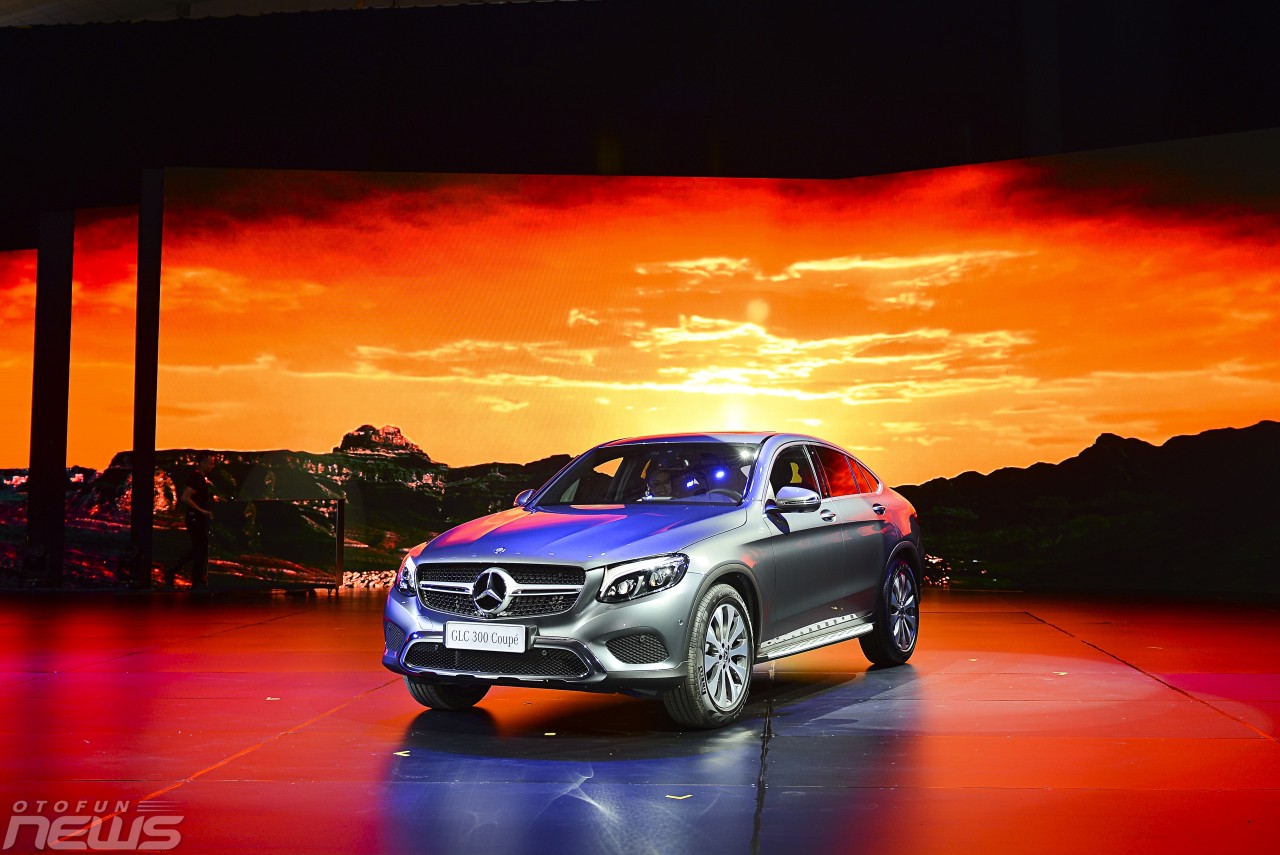 man nhan voi khong gian dang cap cua mercedes benz fascination lan thu 7