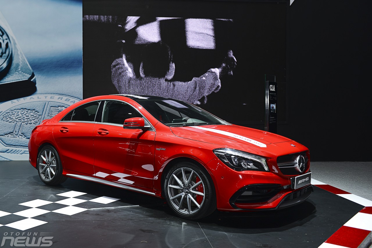 man nhan voi khong gian dang cap cua mercedes benz fascination lan thu 7