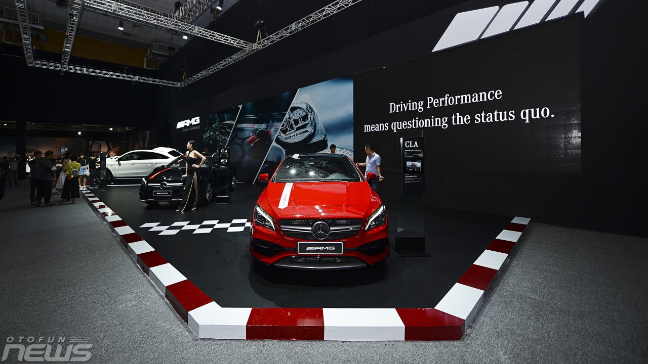man nhan voi khong gian dang cap cua mercedes benz fascination lan thu 7