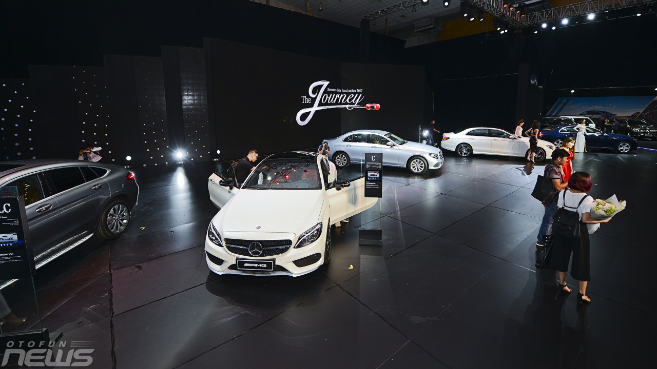 man nhan voi khong gian dang cap cua mercedes benz fascination lan thu 7