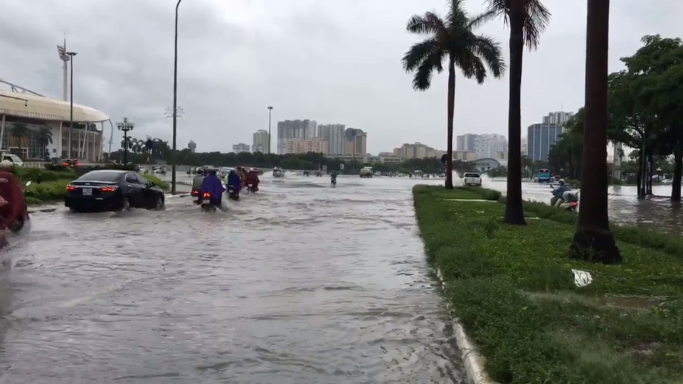 Hà Nội mưa lớn nhiều tuyến phố ngập úng cục bộ ha noi mua lon nhieu tuyen pho ngap ung cuc bo