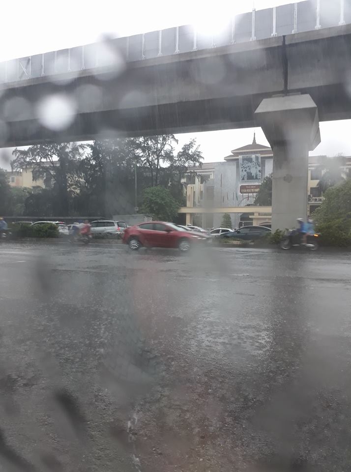 Hà Nội mưa lớn nhiều tuyến phố ngập úng cục bộ ha noi mua lon nhieu tuyen pho ngap ung cuc bo