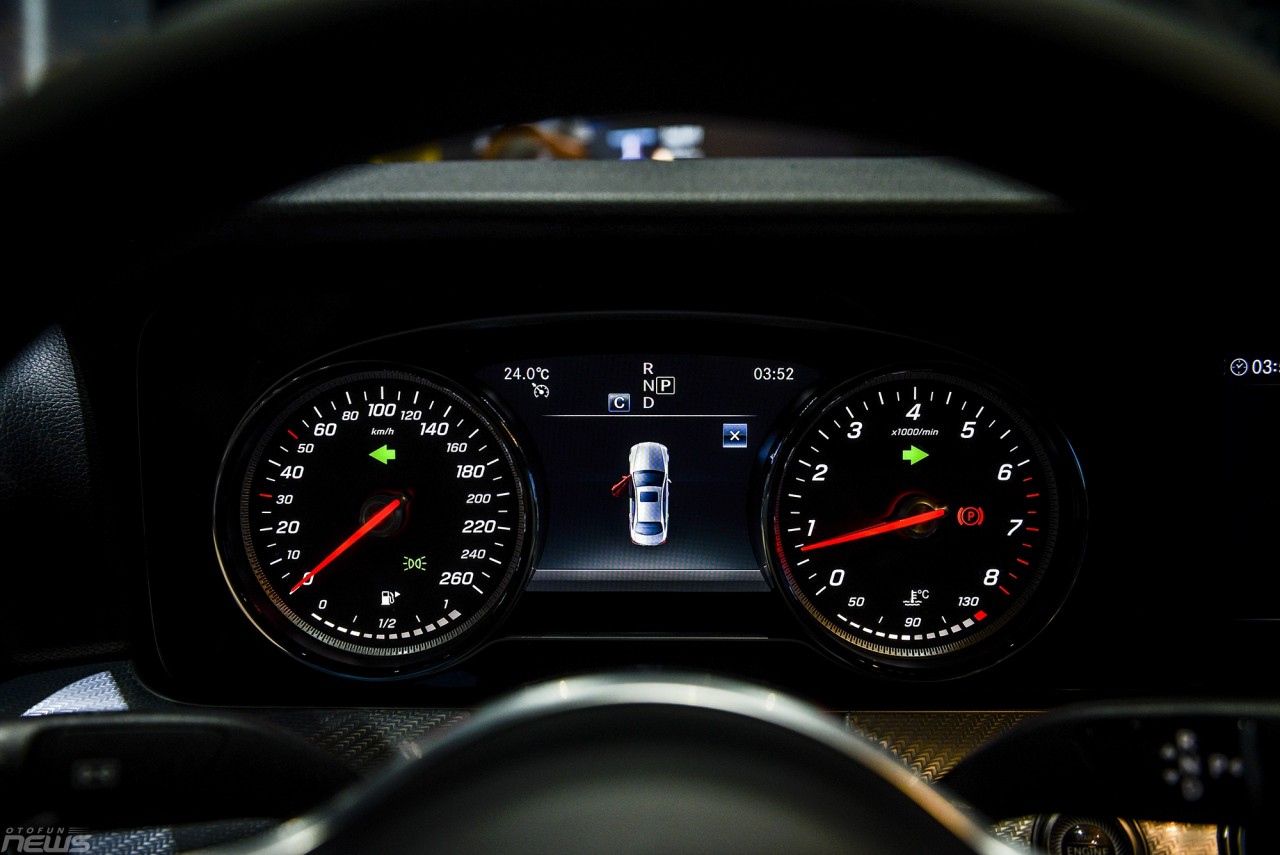 mercedes benz ra mat e200 sport gia ban 2317 ty dong