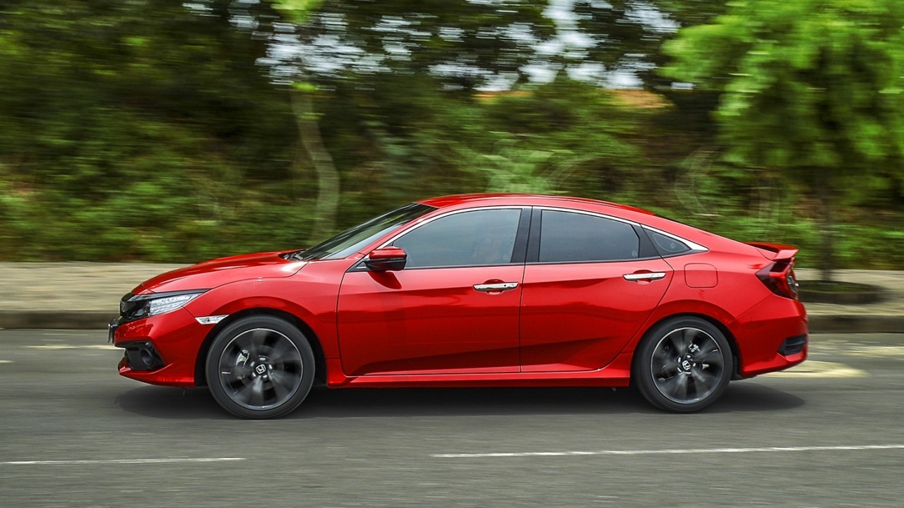 Đánh giá Honda Civic RS 2019: Hình mẫu của sedan hạng C trẻ và thể thao