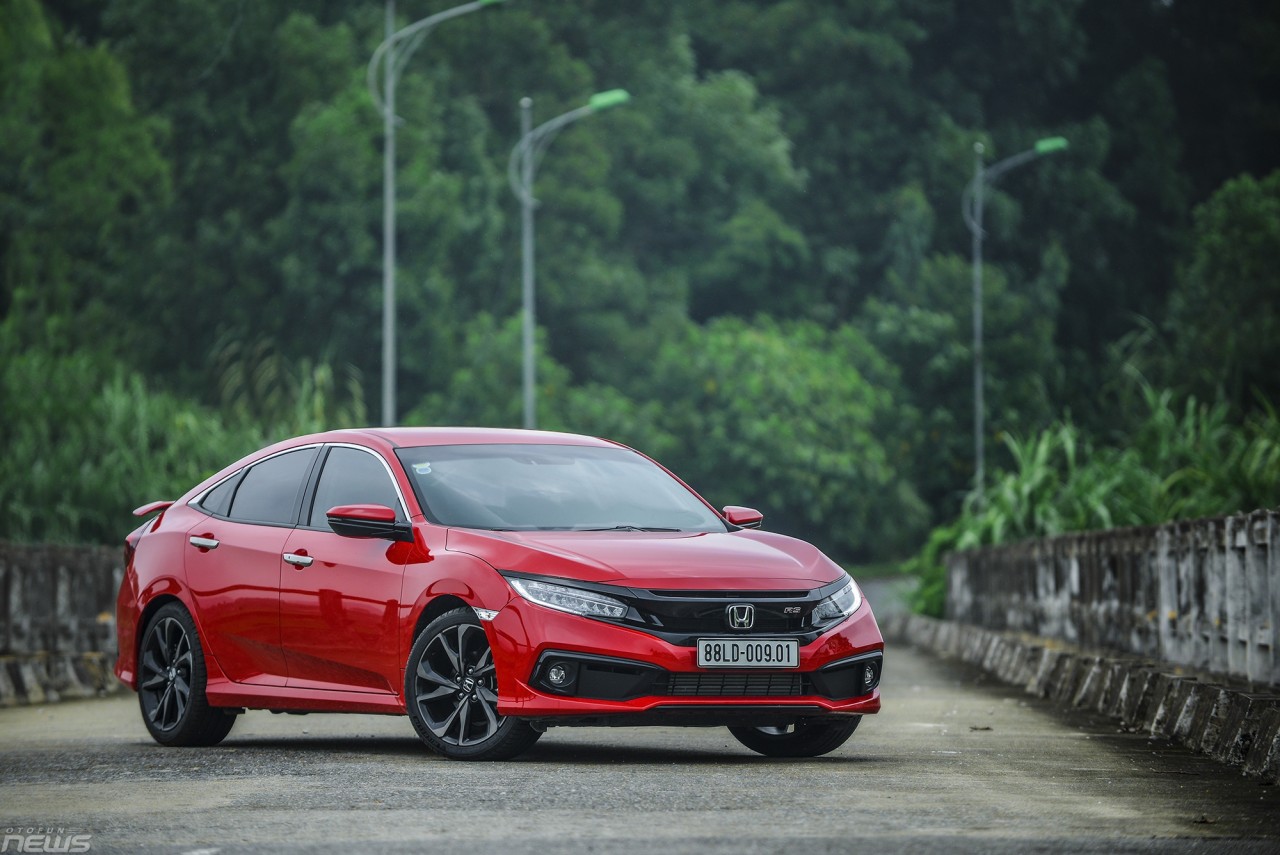 Đánh giá Honda Civic RS 2019: Hình mẫu của sedan hạng C trẻ và thể thao danh gia honda civic rs 2019 hinh mau cua sedan hang c tre va the thao