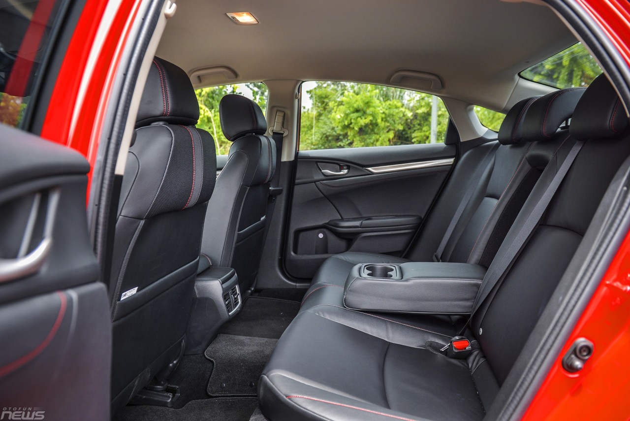 Đánh giá Honda Civic RS 2019: Hình mẫu của sedan hạng C trẻ và thể thao danh gia honda civic rs 2019 hinh mau cua sedan hang c tre va the thao