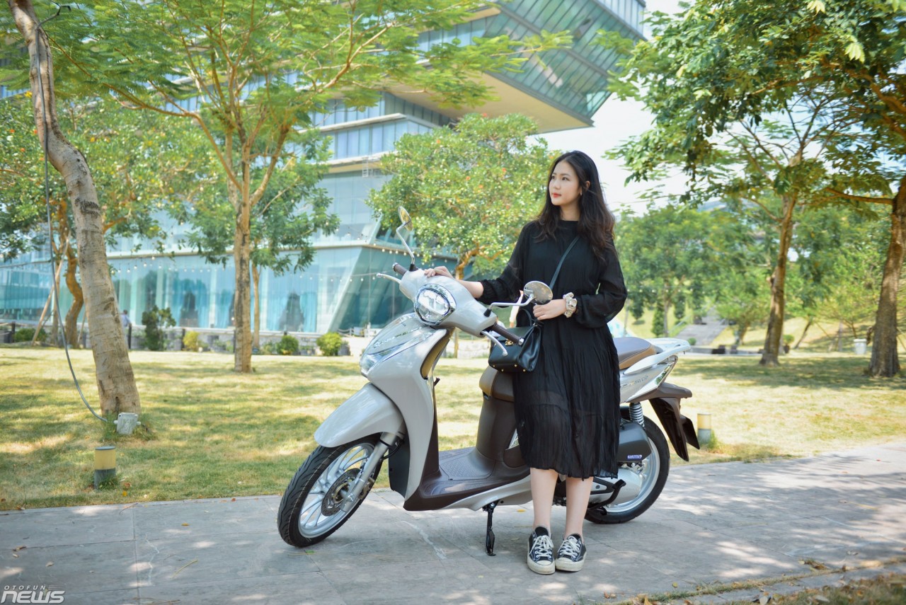 Honda SH, SH Mode tăng giá tới gần 15 triệu dịp cận Tết Honda SH, SH Mode tăng giá tới gần 15 triệu dịp cận Tết