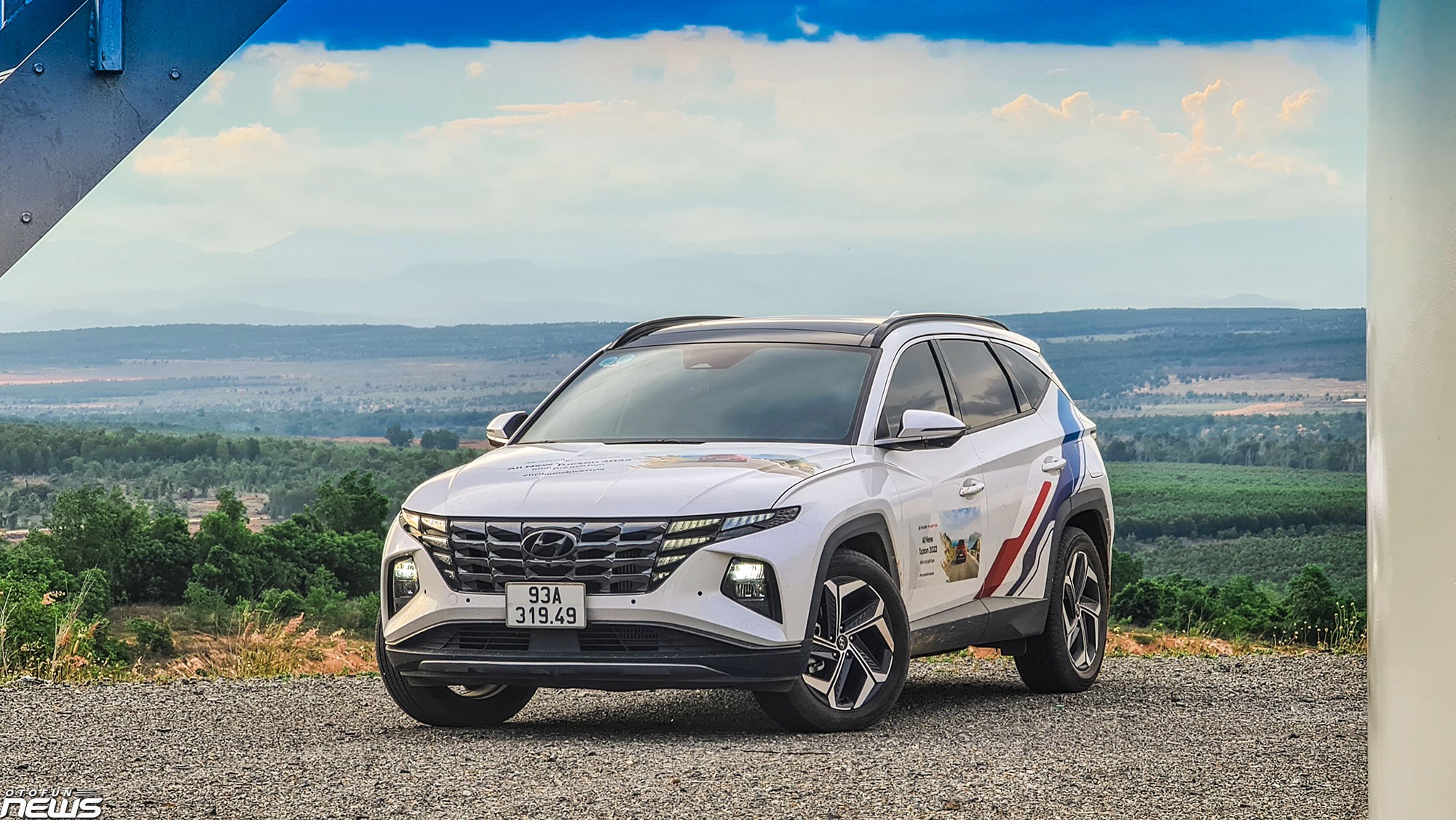 Hyundai giảm giá bán đề xuất Tucson và Santa Fe, mức giảm gần 200 triệu đồng Hyundai giảm giá bán đề xuất Tucson và Santa Fe, mức giảm gần 200 triệu đồng