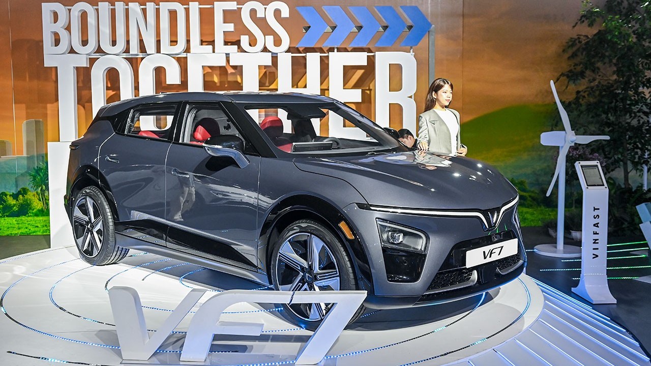 VinFast VF7 tại Việt Nam có phạm vi hoạt động 431-450km