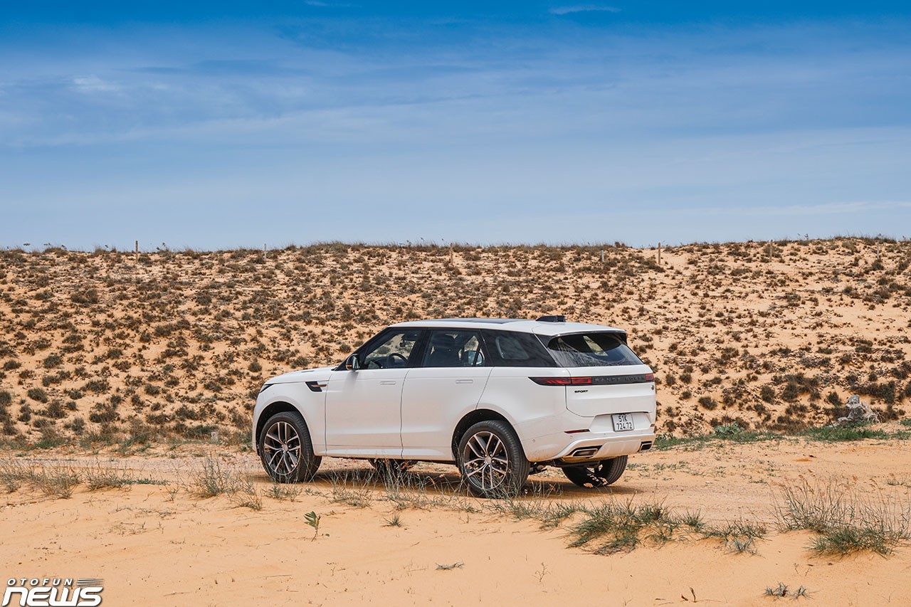 Range Rover Sport 2023: SUV hạng sang mang cảm giác lái thể thao Range Rover Sport 2023: SUV hạng sang mang cảm giác lái thể thao