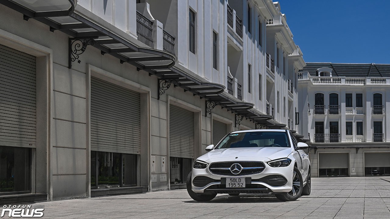 Mercedes-Benz C200 Avantgarde Plus: Một chiếc xe vừa đủ Mercedes-Benz C200 Avantgarde Plus: Một chiếc xe vừa đủ