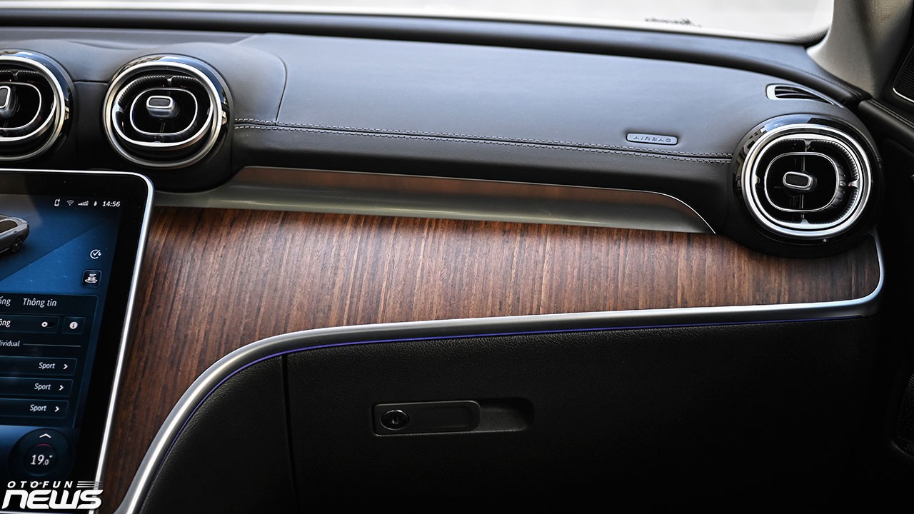 Mercedes-Benz C200 Avantgarde Plus: Chiếc xe cho người tinh tế Mercedes-Benz C200 Avantgarde Plus: Chiếc xe cho người tinh tế