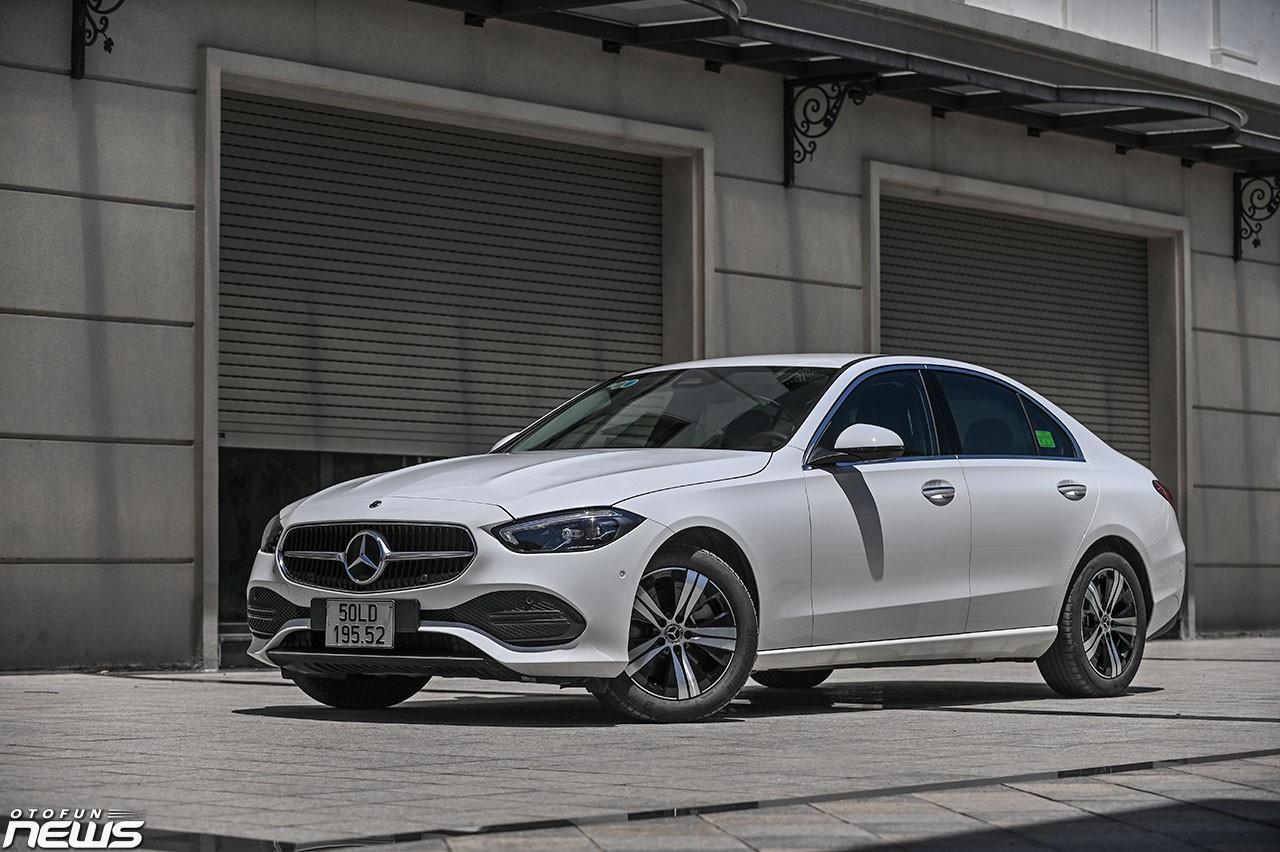 Mercedes-Benz C200 Avantgarde Plus: Một chiếc xe vừa đủ Mercedes-Benz C200 Avantgarde Plus: Một chiếc xe vừa đủ