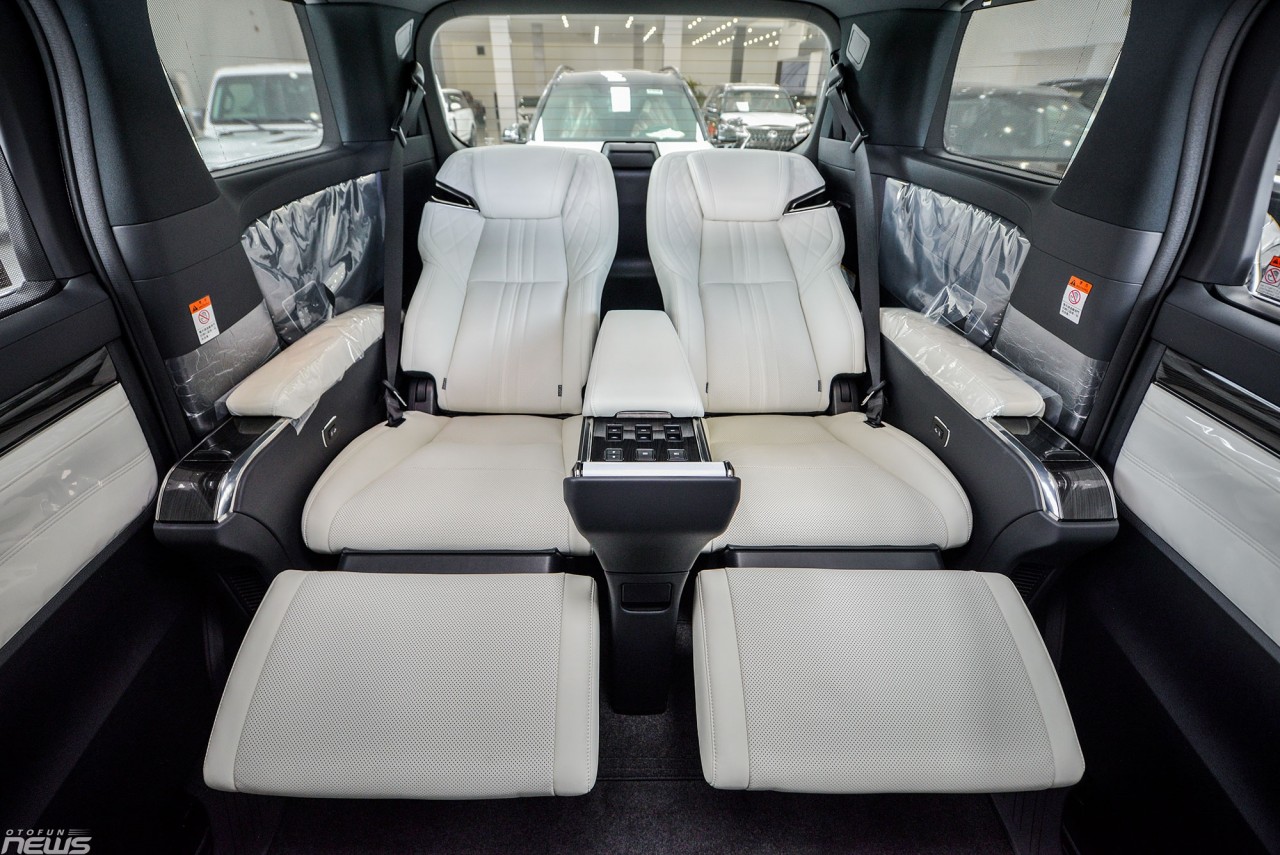 gia gan 10 ty dong lexus lm300h la mpv dat nhat viet nam