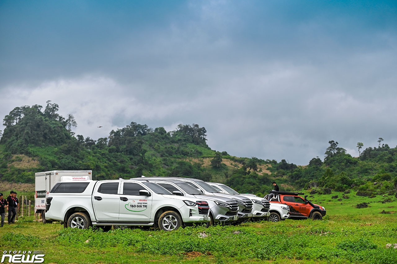 Dấu ấn Isuzu Caravan 2023 Dấu ấn Isuzu Caravan 2023