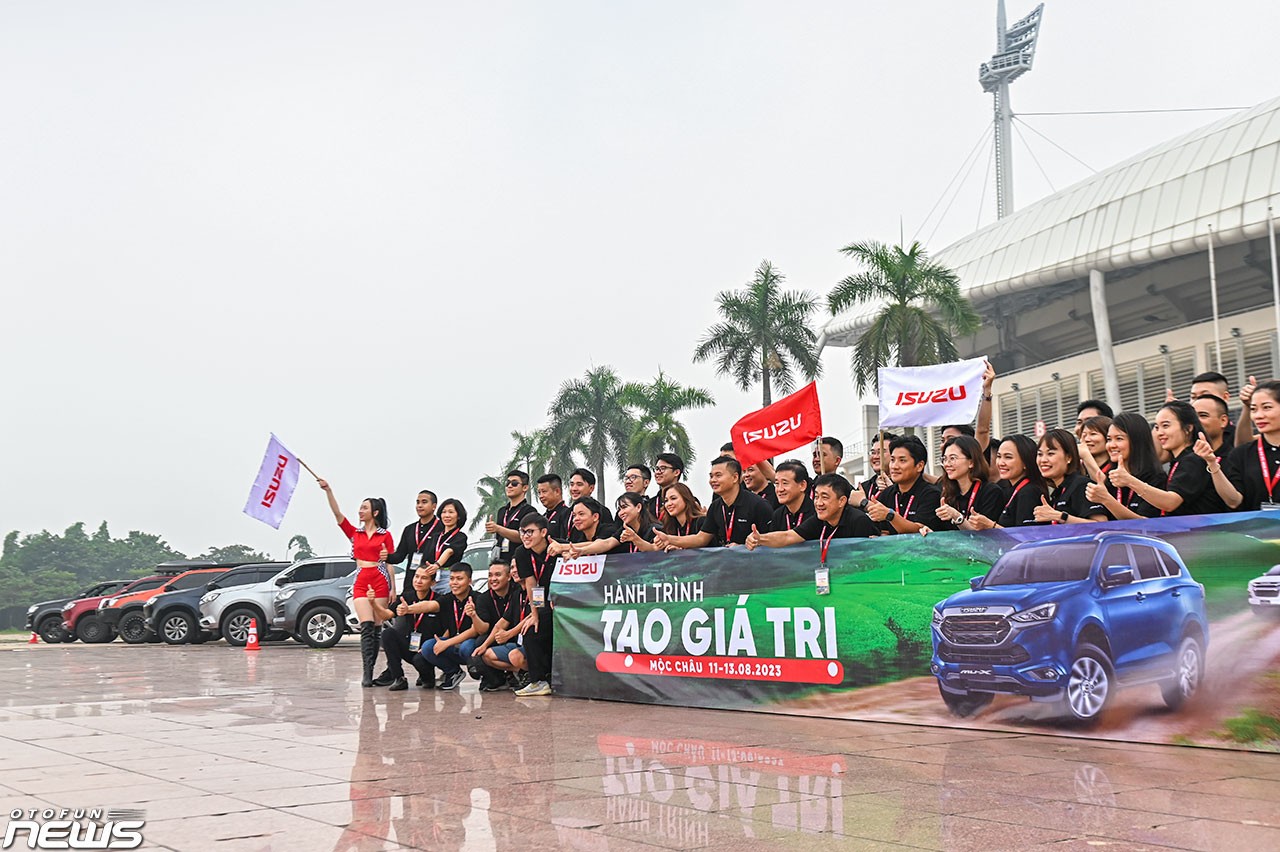 Dấu ấn Isuzu Caravan 2023 Dấu ấn Isuzu Caravan 2023