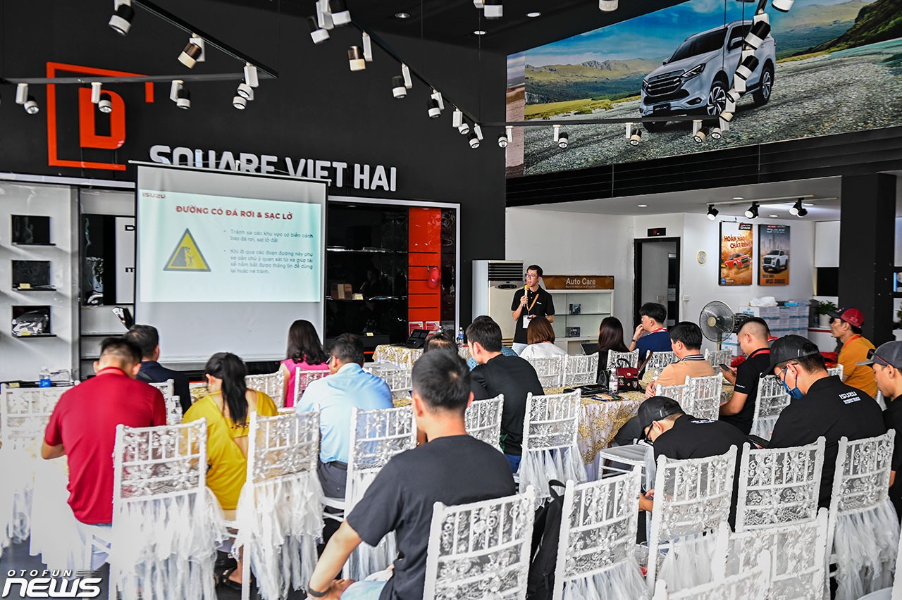 Dấu ấn Isuzu Caravan 2023 Dấu ấn Isuzu Caravan 2023