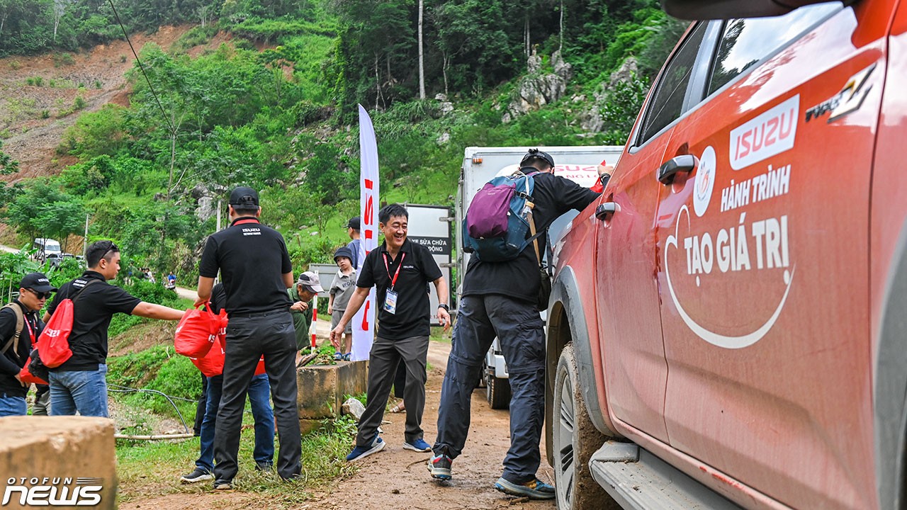 Dấu ấn Isuzu Caravan 2023 Dấu ấn Isuzu Caravan 2023